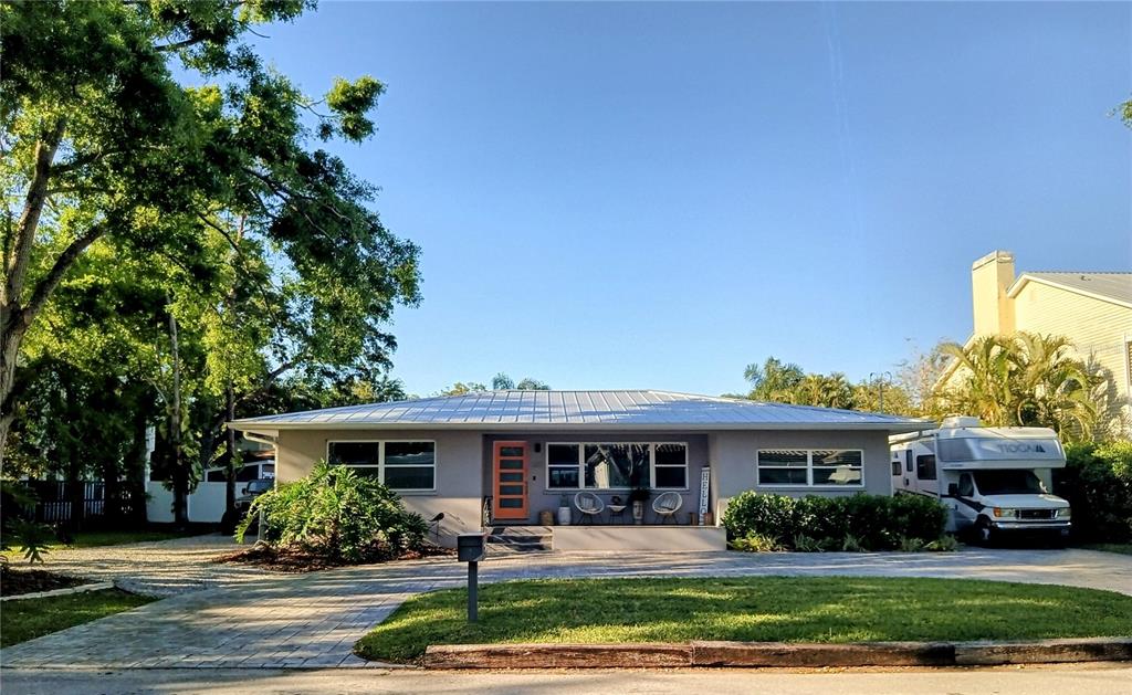 3217 W LAWN AVENUE