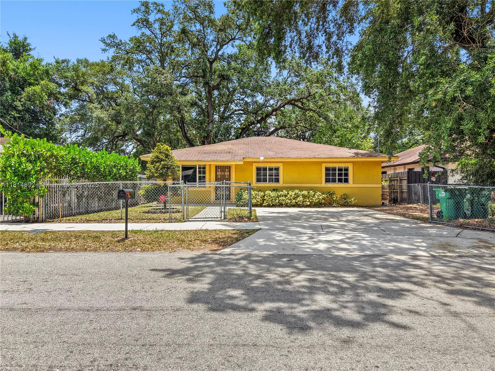 2760 NW 168th Ter, Miami Gardens FL 33056