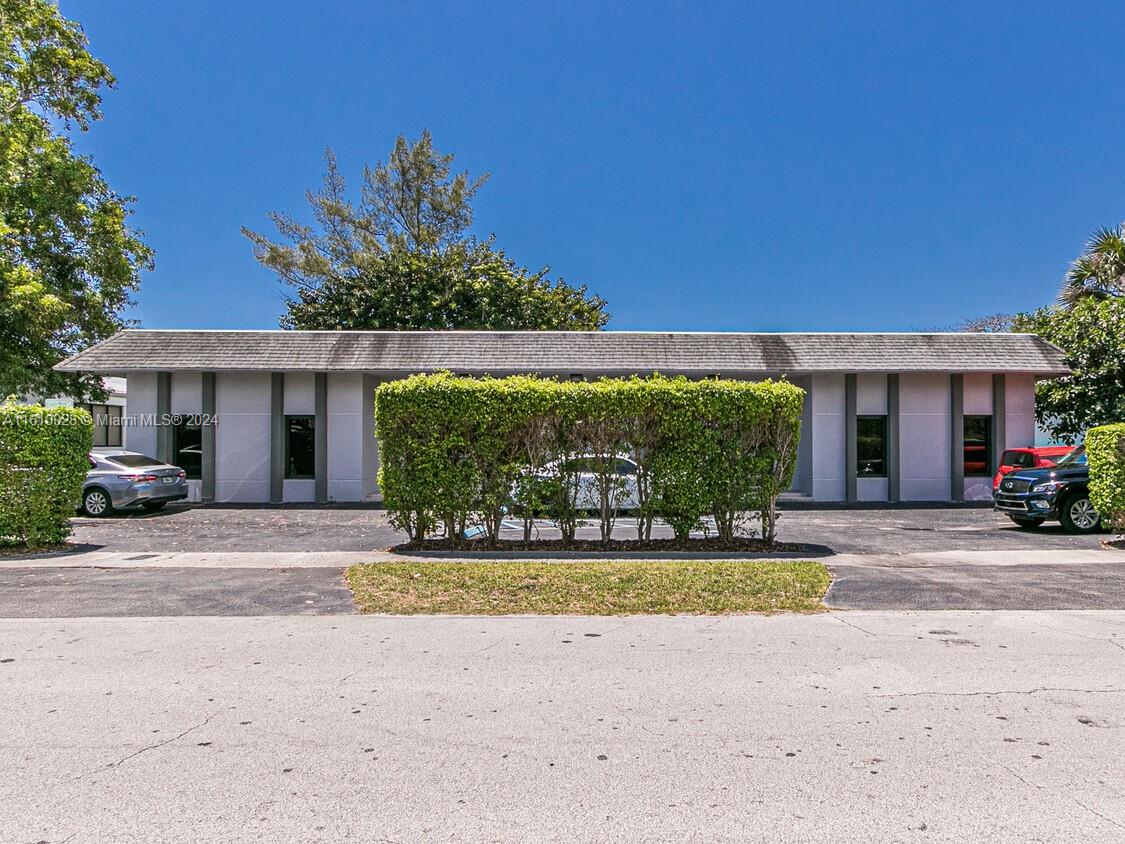 1558 NE 162nd St, North Miami Beach FL 33162