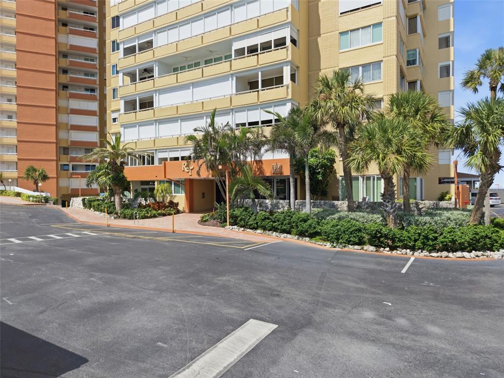 17920 GULF BOULEVARD UNIT 1401, REDINGTON SHORES, FL — photo 2 of 30