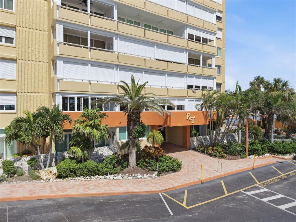 17920 GULF BOULEVARD UNIT 1401, REDINGTON SHORES, FL — photo 3 of 30