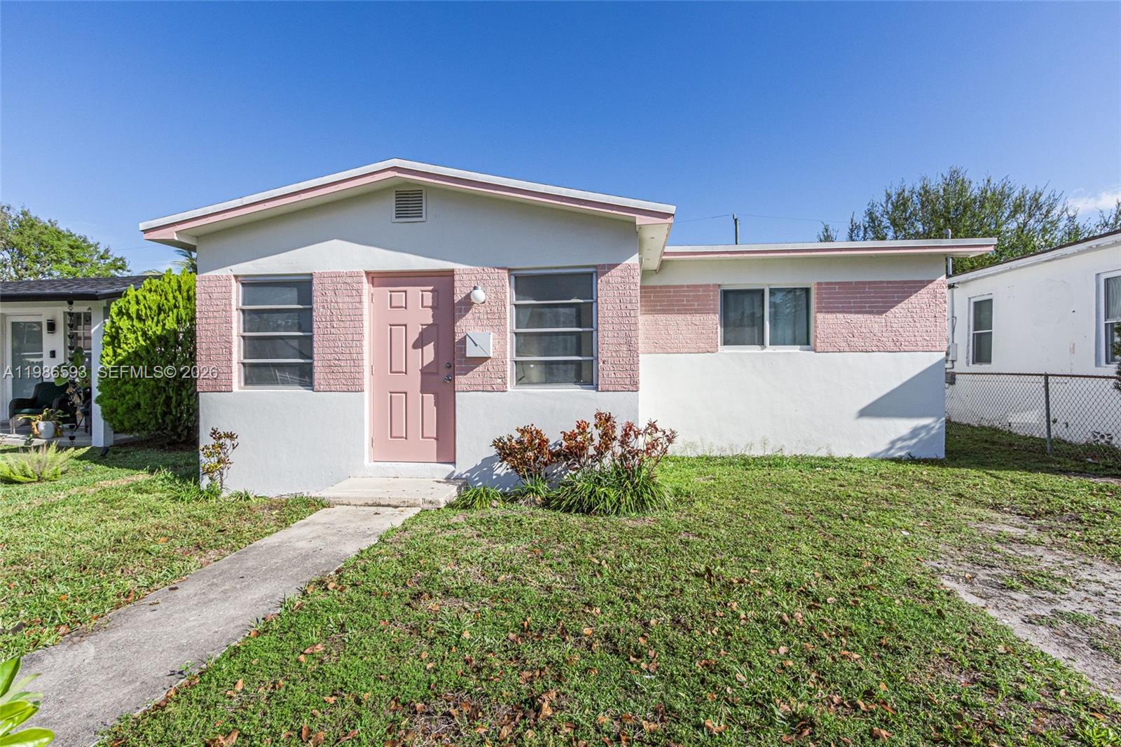 616 NW 3rd Ct, Hallandale Beach FL 33009