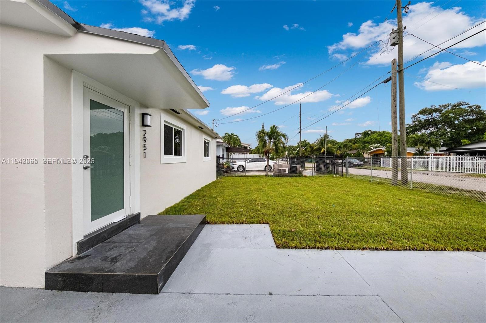 2951 NW 47th St, Miami FL 33142