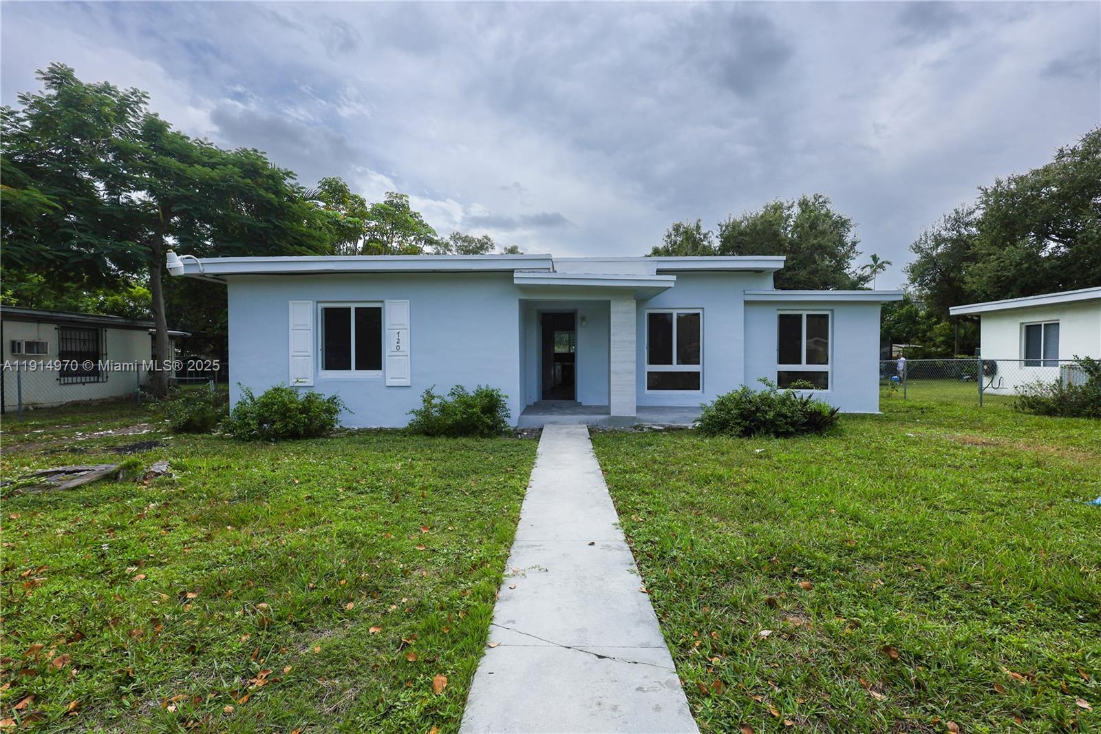 720 NE 143rd St, North Miami FL 33161