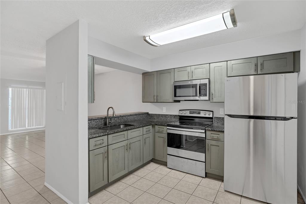 2801 WILLOW RUN, ORLANDO, FL — photo 2 of 12