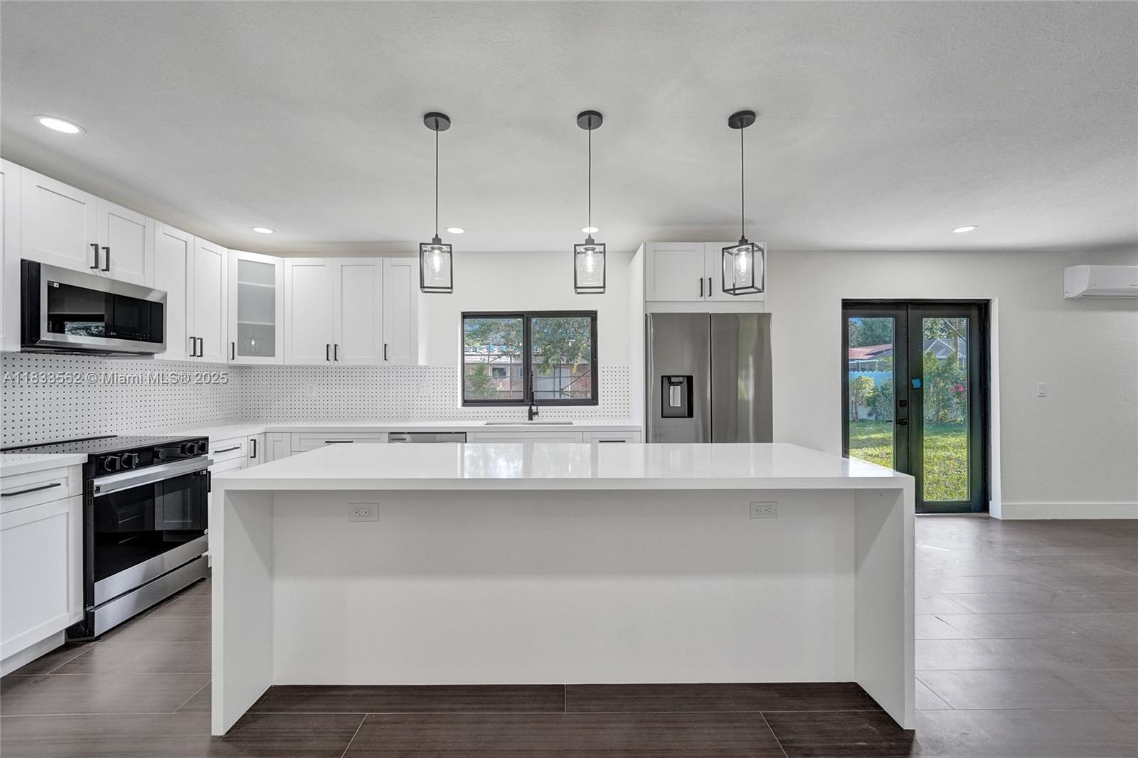 4879 NW 2nd Ct, Plantation FL 33317