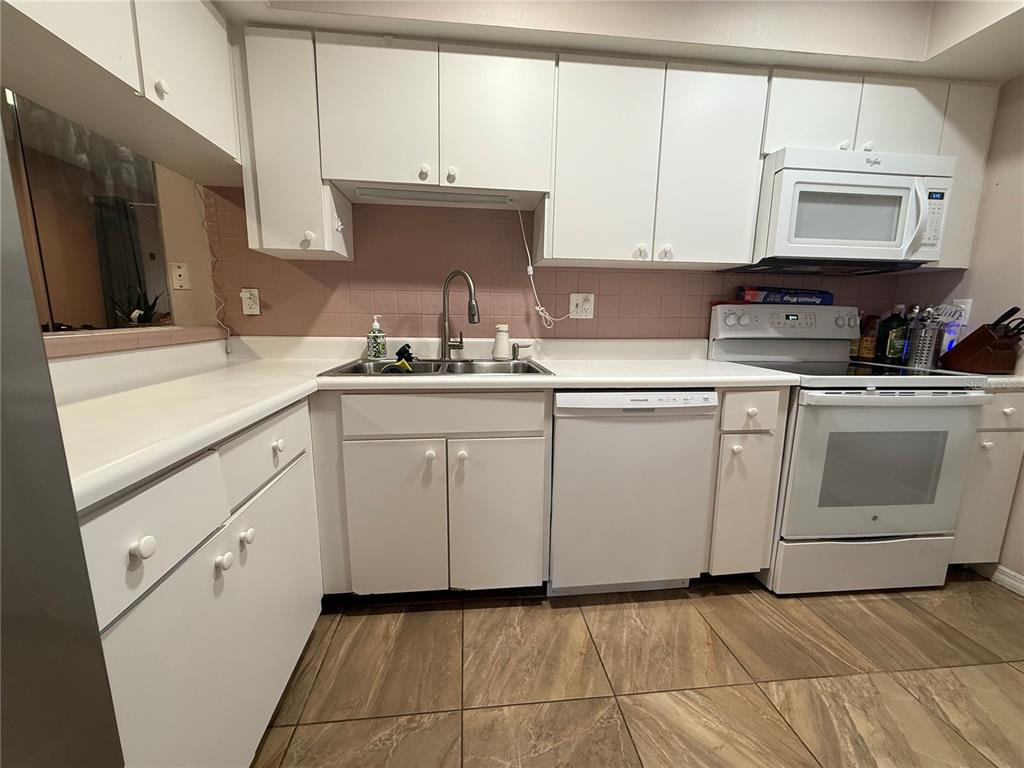 2906 LICHEN LANE UNIT B
