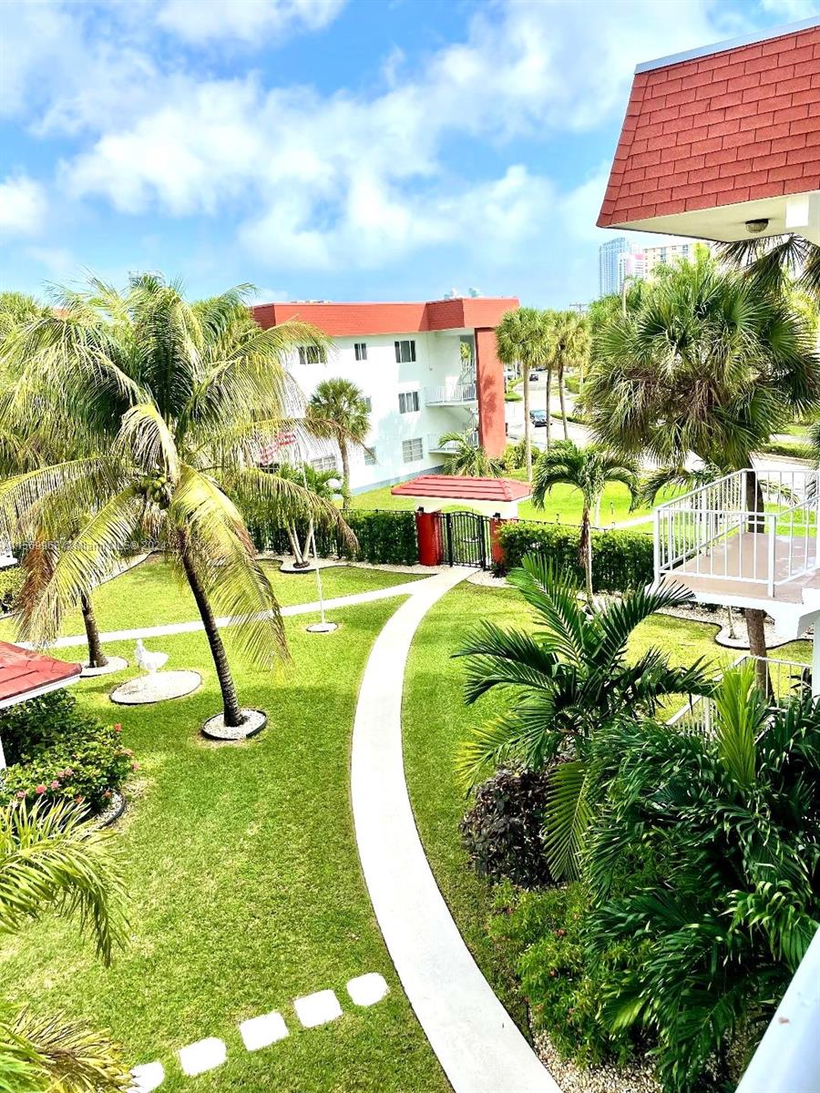 580 Egret Dr # 308, Hallandale Beach FL 33009