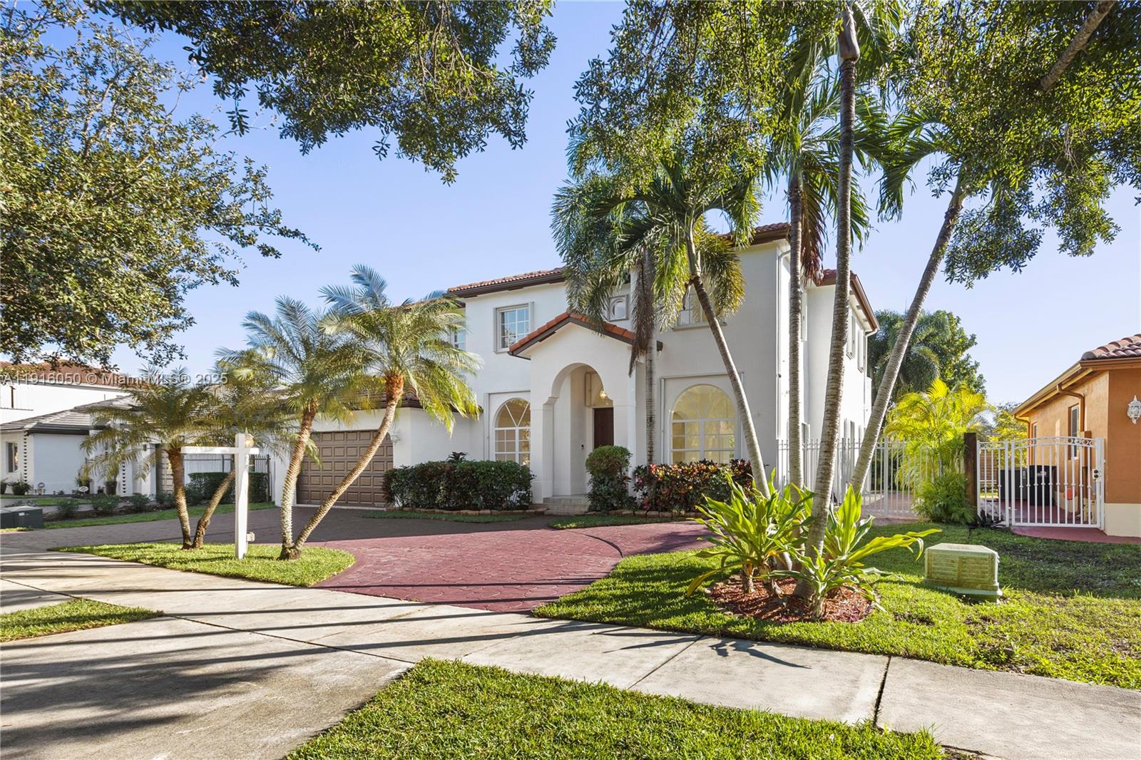 7830 NW 161st Ter, Miami Lakes FL 33016