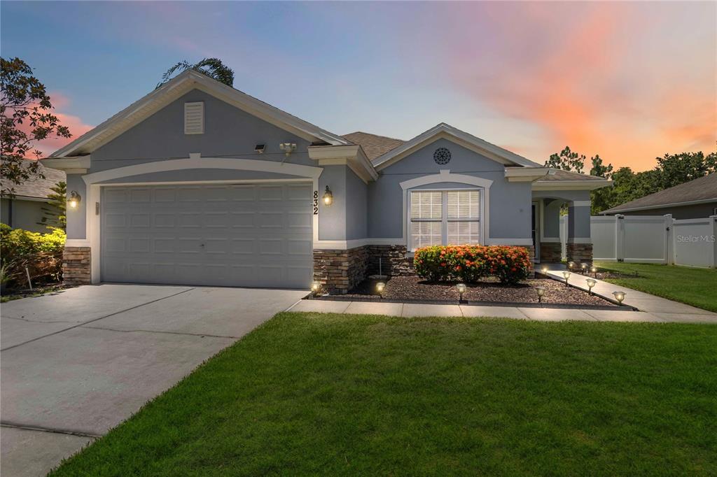 832 SENECA TRAIL
