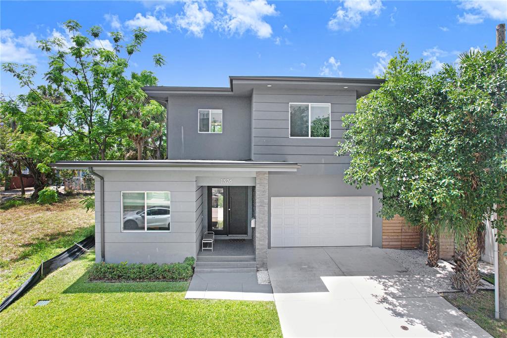 1326 W FIG STREET
