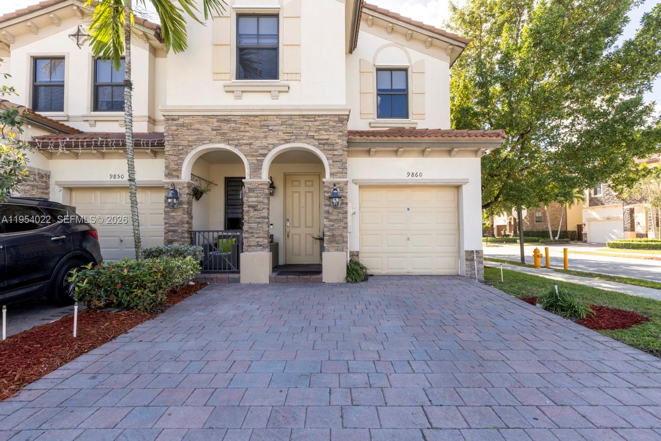 9860 NW 88th St, Doral FL 33178