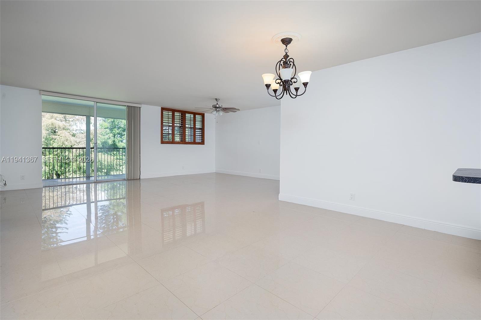 3150 W Rolling Hills Cir # 307, Davie FL 33328