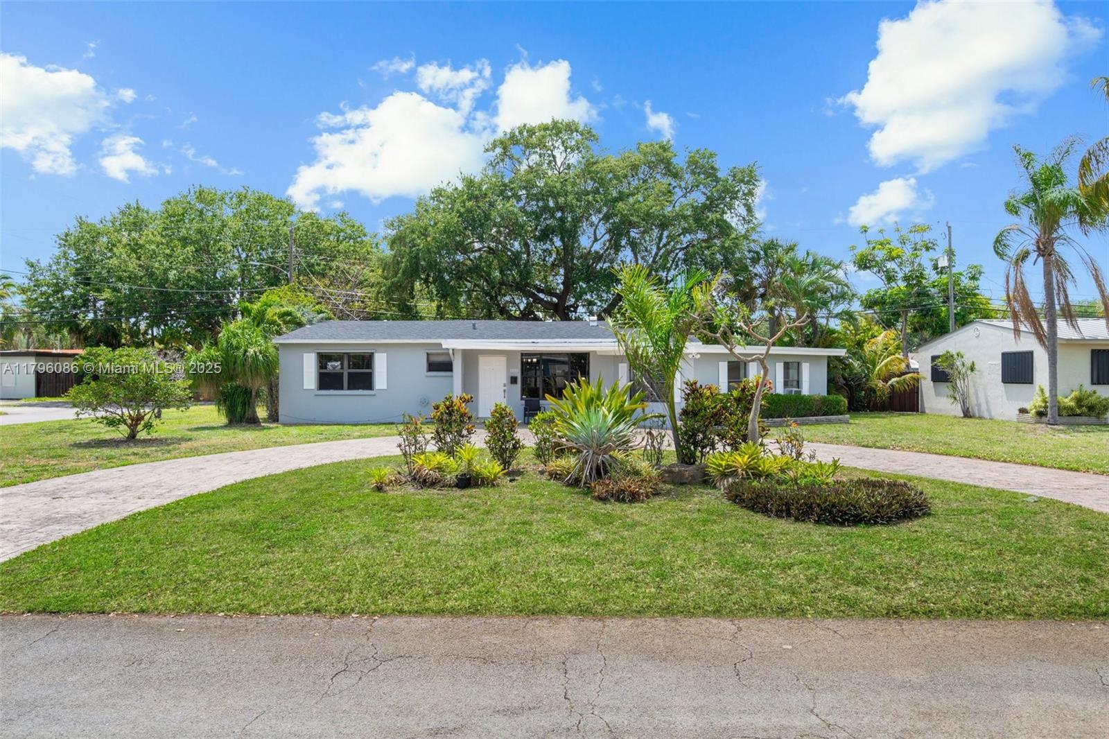 1100 N 31st Ct, Hollywood FL 33021