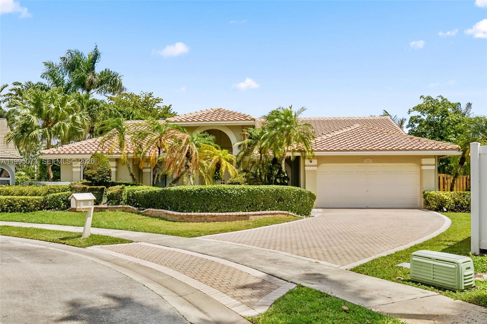 11021 NW 7th St, Plantation FL 33324