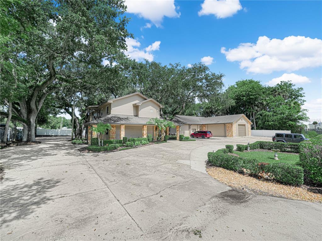 112 N POPLAR AVENUE