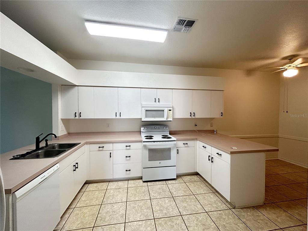 29 ENCLAVE DRIVE, WINTER HAVEN, FL — photo 4 of 30
