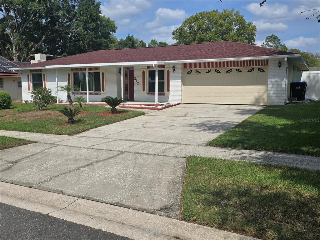 217 LONGLEAF COURT