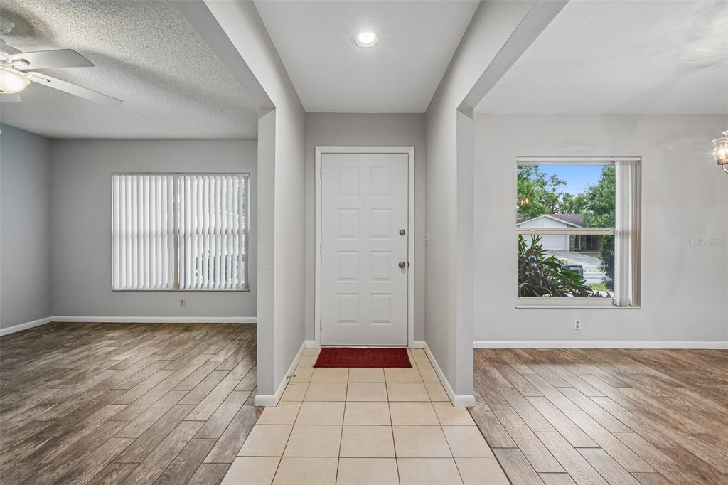 3718 SAND PEBBLE DRIVE, VALRICO, FL — photo 3 of 30