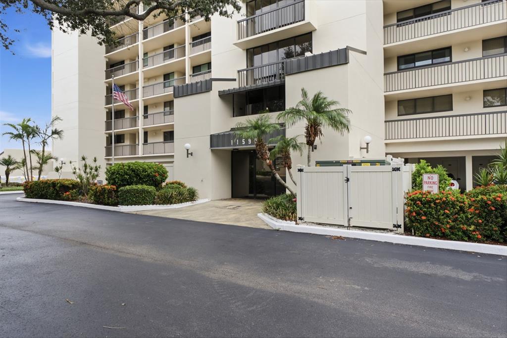 11590 SHIPWATCH DRIVE UNIT 542, LARGO, FL — photo 2 of 30
