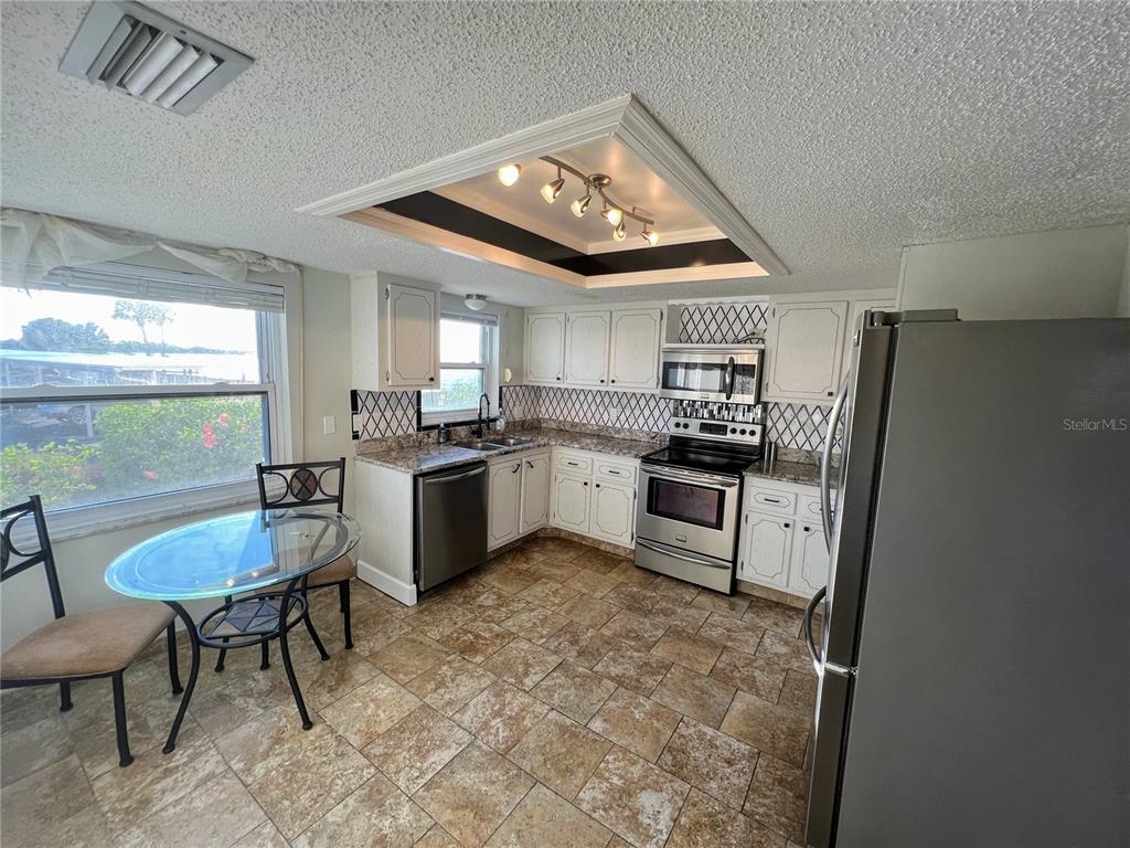 9 HAIG PLACE UNIT 101, DUNEDIN, FL — photo 5 of 18