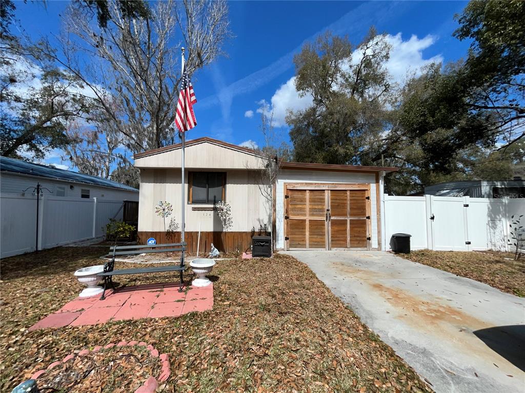 124 W PARKER AVENUE