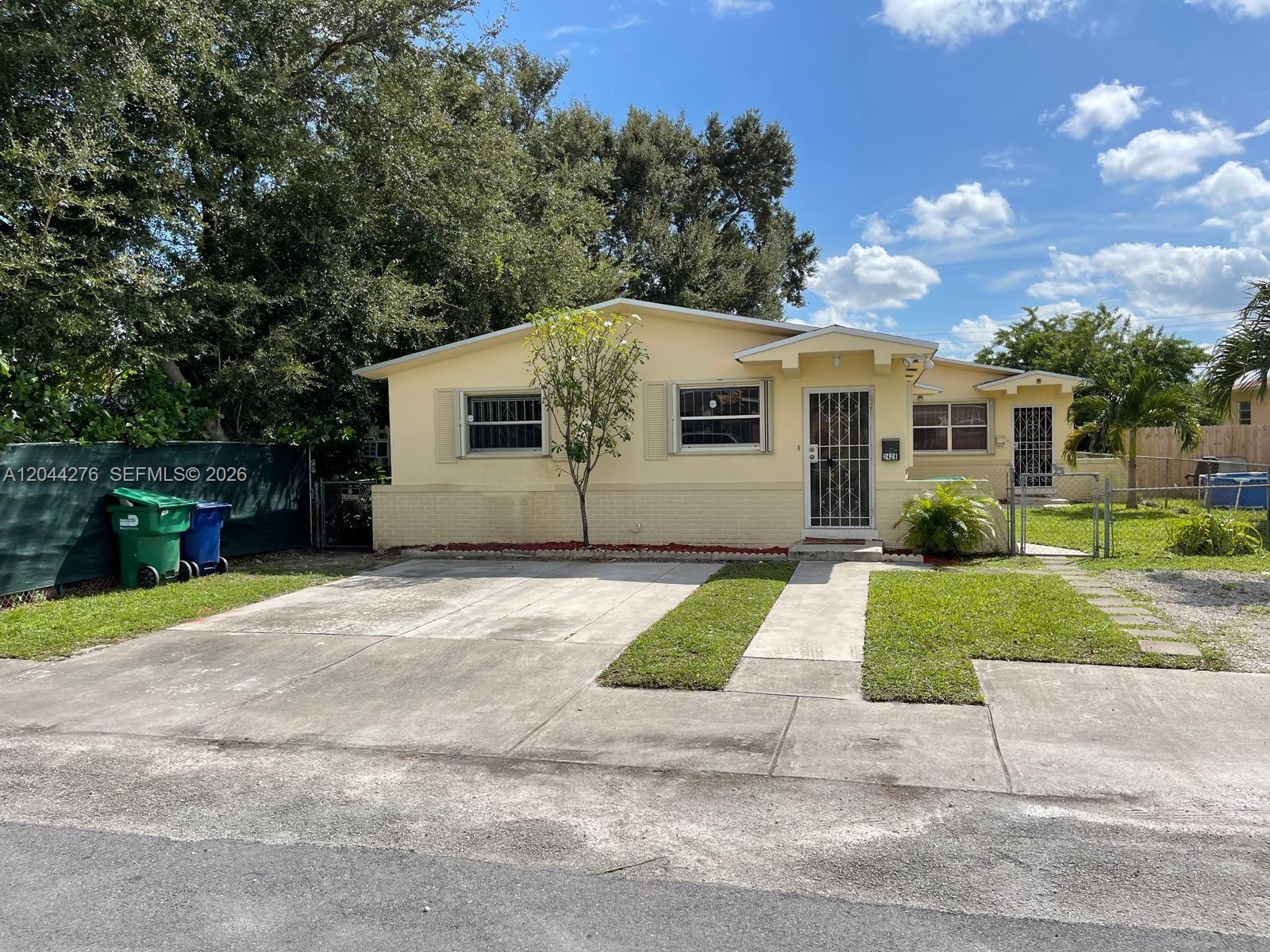 2428 NW 82nd St # 2428, Miami FL 33147