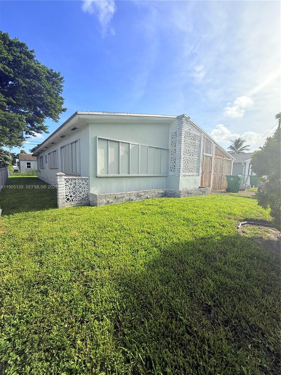 940 NW 67th St, Miami FL 33150