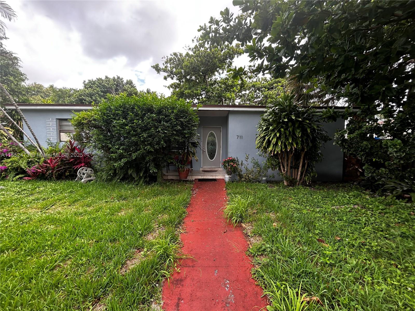 711 NE 170th St, North Miami Beach FL 33162