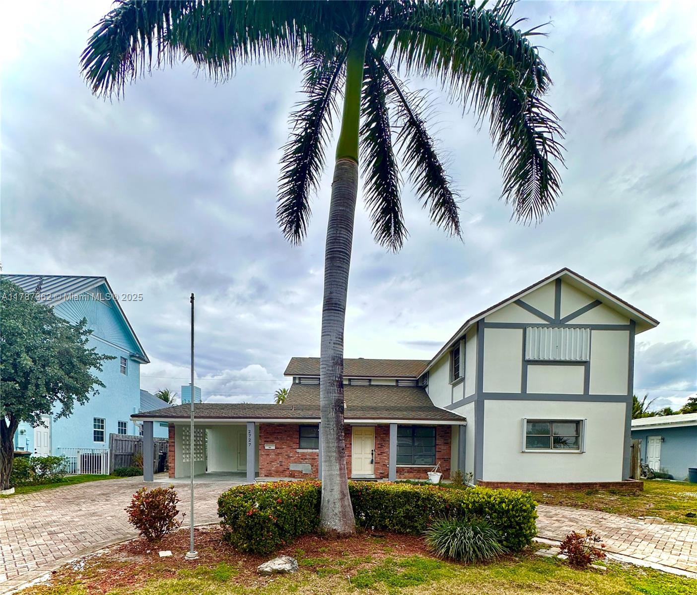 2727 NE 31st Ct, Lighthouse Point FL 33064