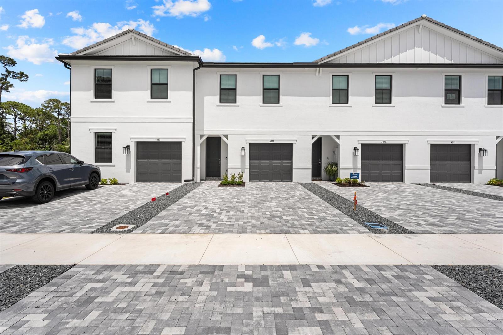 4333 Efendi Drive, Lantana FL 33462