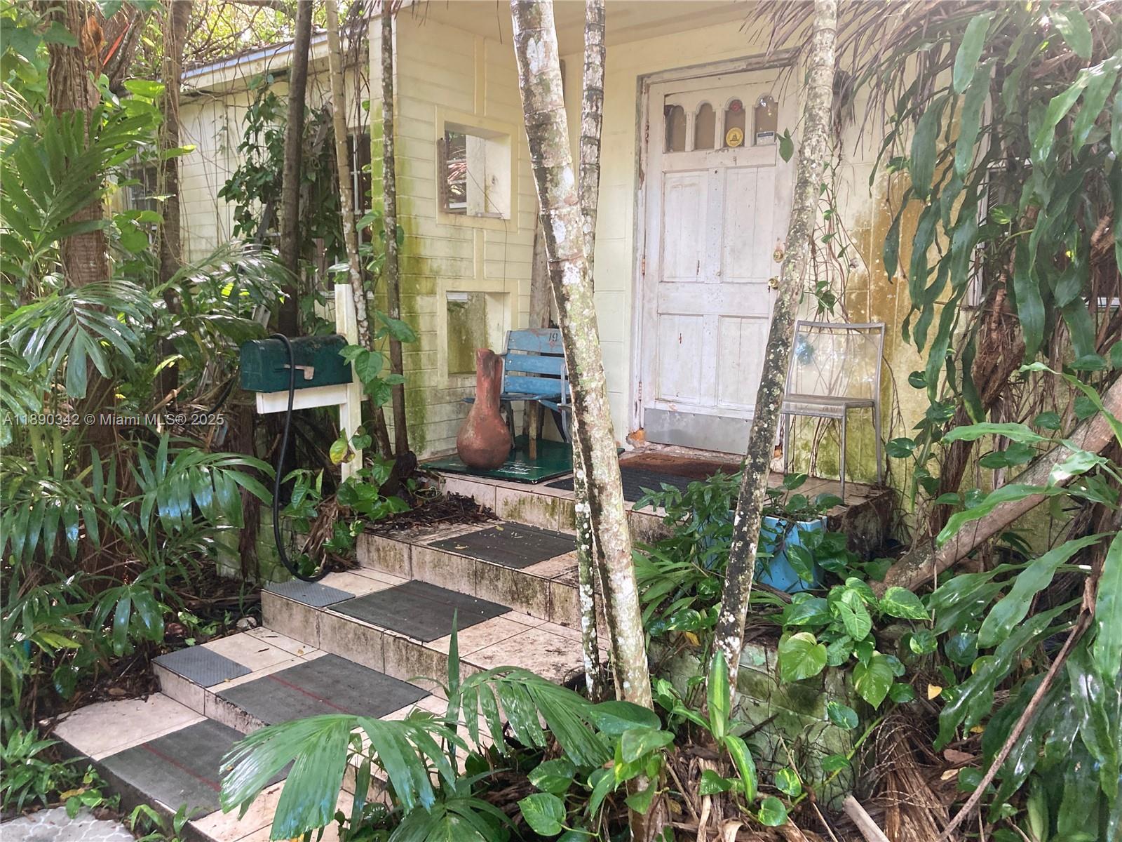 6600 SW 64th Ct, South Miami FL 33143