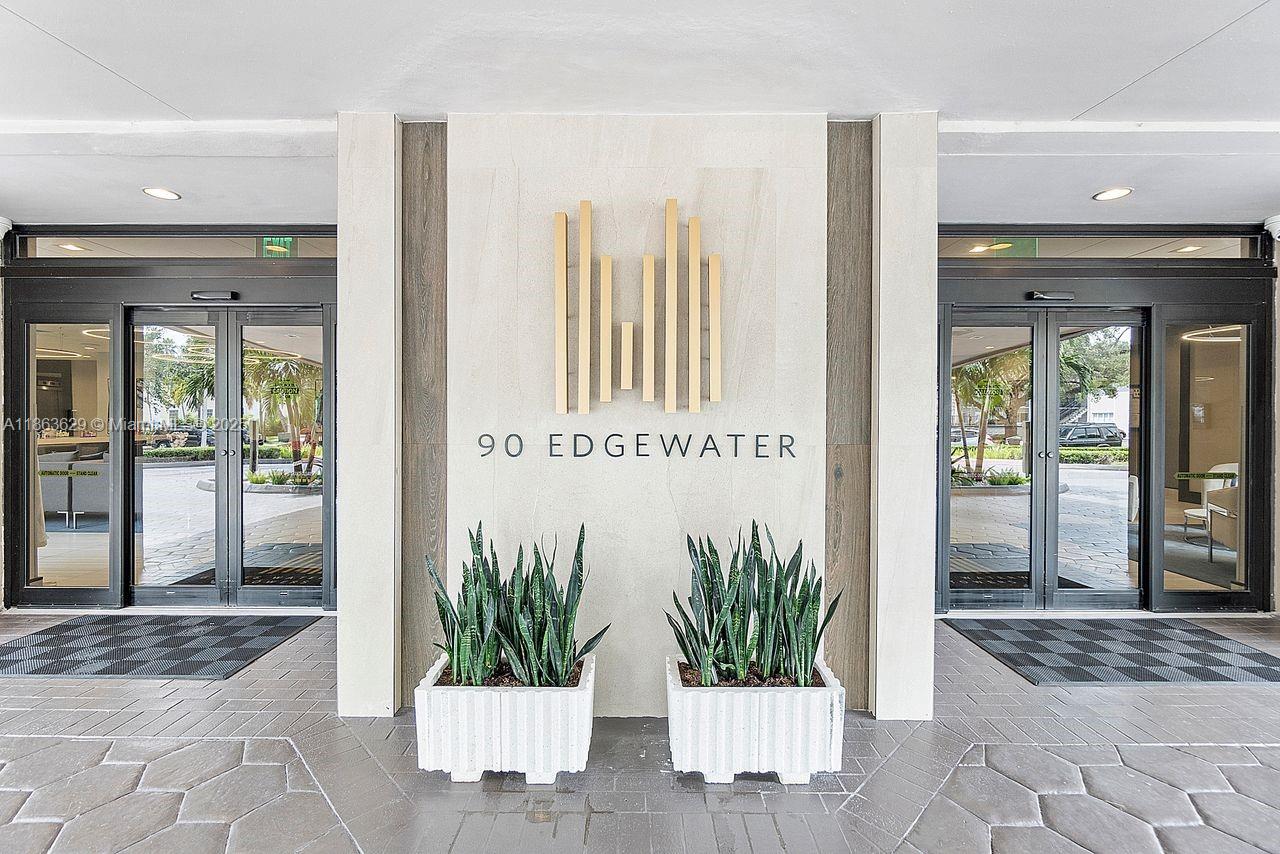 90 Edgewater Dr # 820, Coral Gables FL 33133