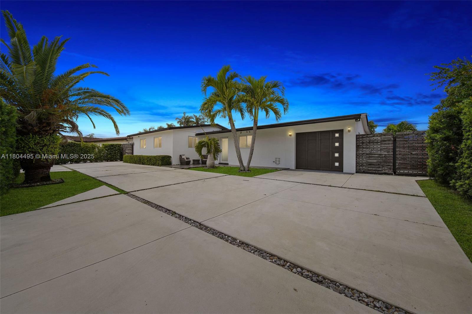 17930 NW 85th Ave, Hialeah FL 33015