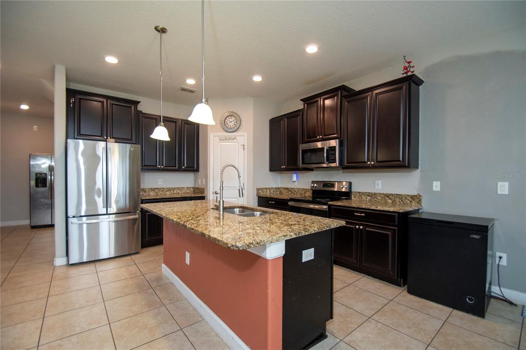 10158 NEWMINSTER LOOP, RUSKIN, FL — photo 4 of 12