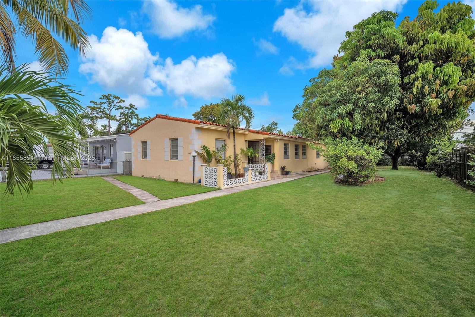 3248 NW 102nd St, Miami FL 33147