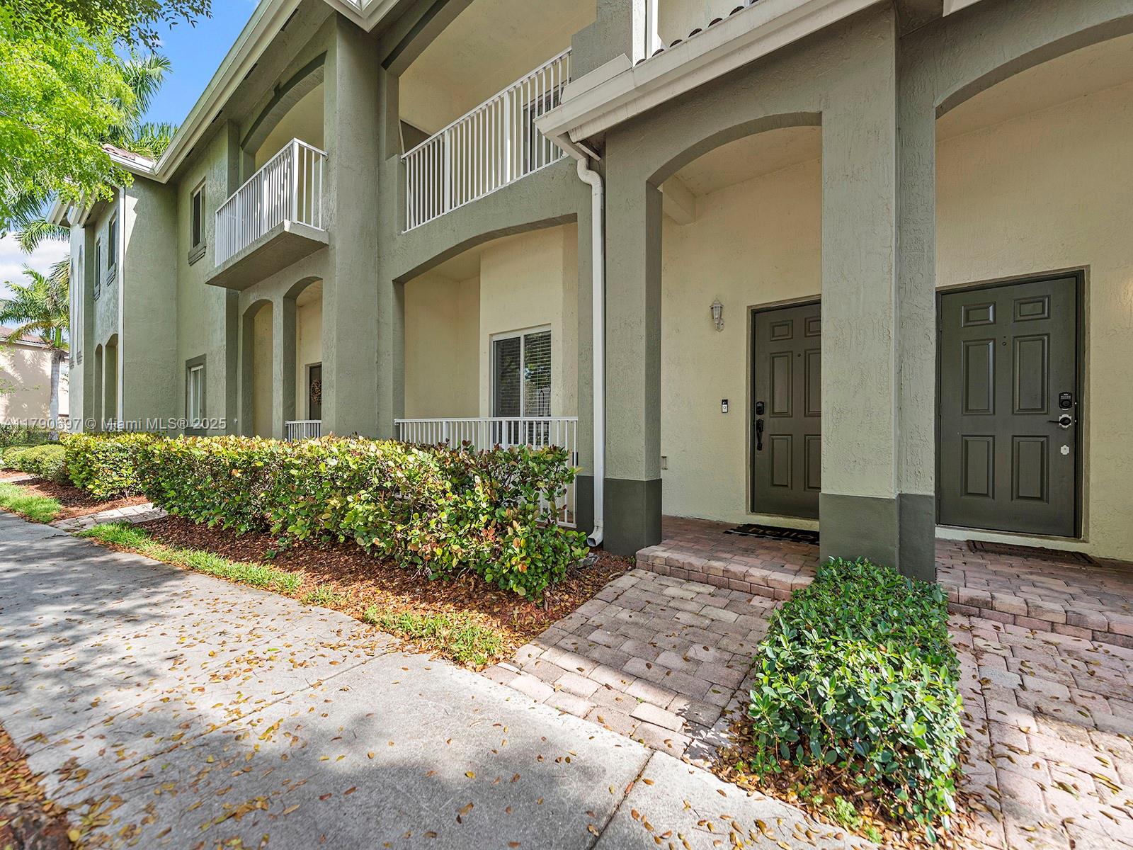 2352 SE 21st St, Homestead FL 33035