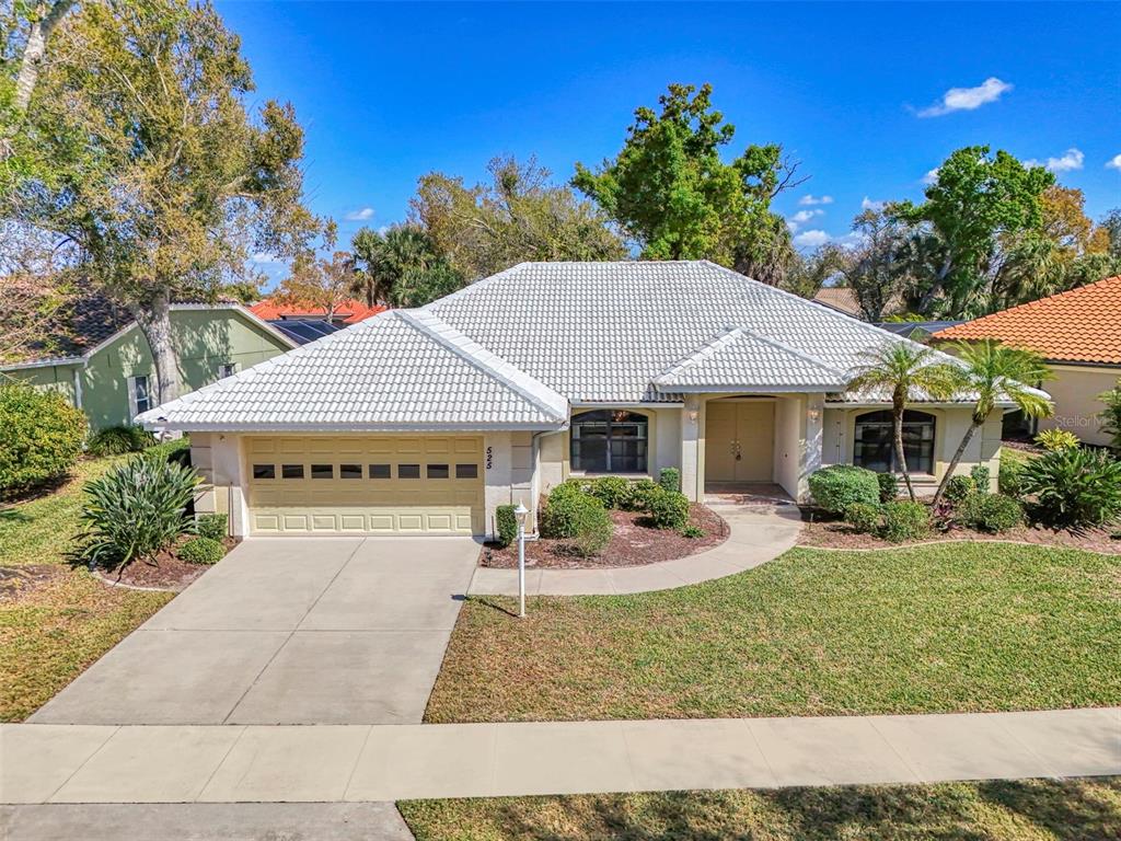 525 WATERWOOD LANE