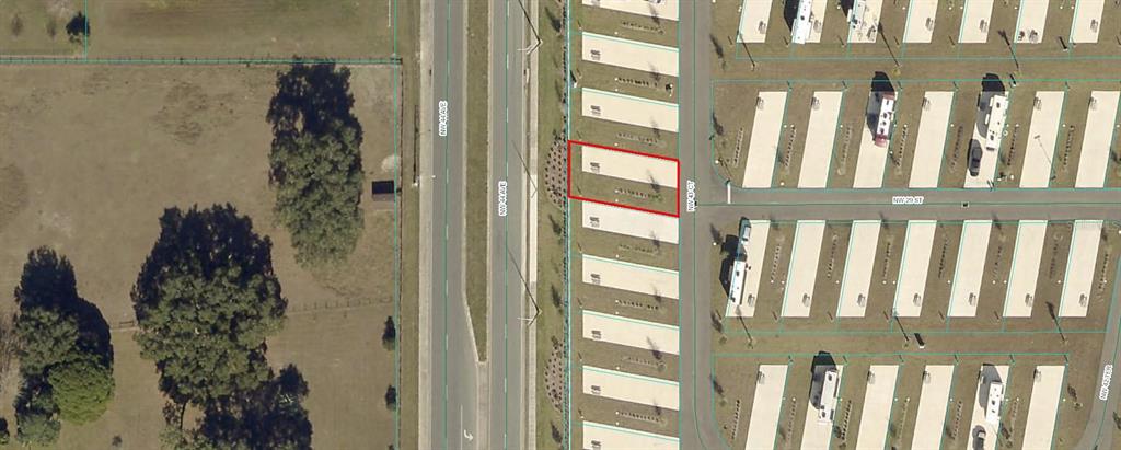 This aerial map shows a highlighted rectangular lot within a residential RV park — 2918 NW 43RD COURT, OCALA, FL