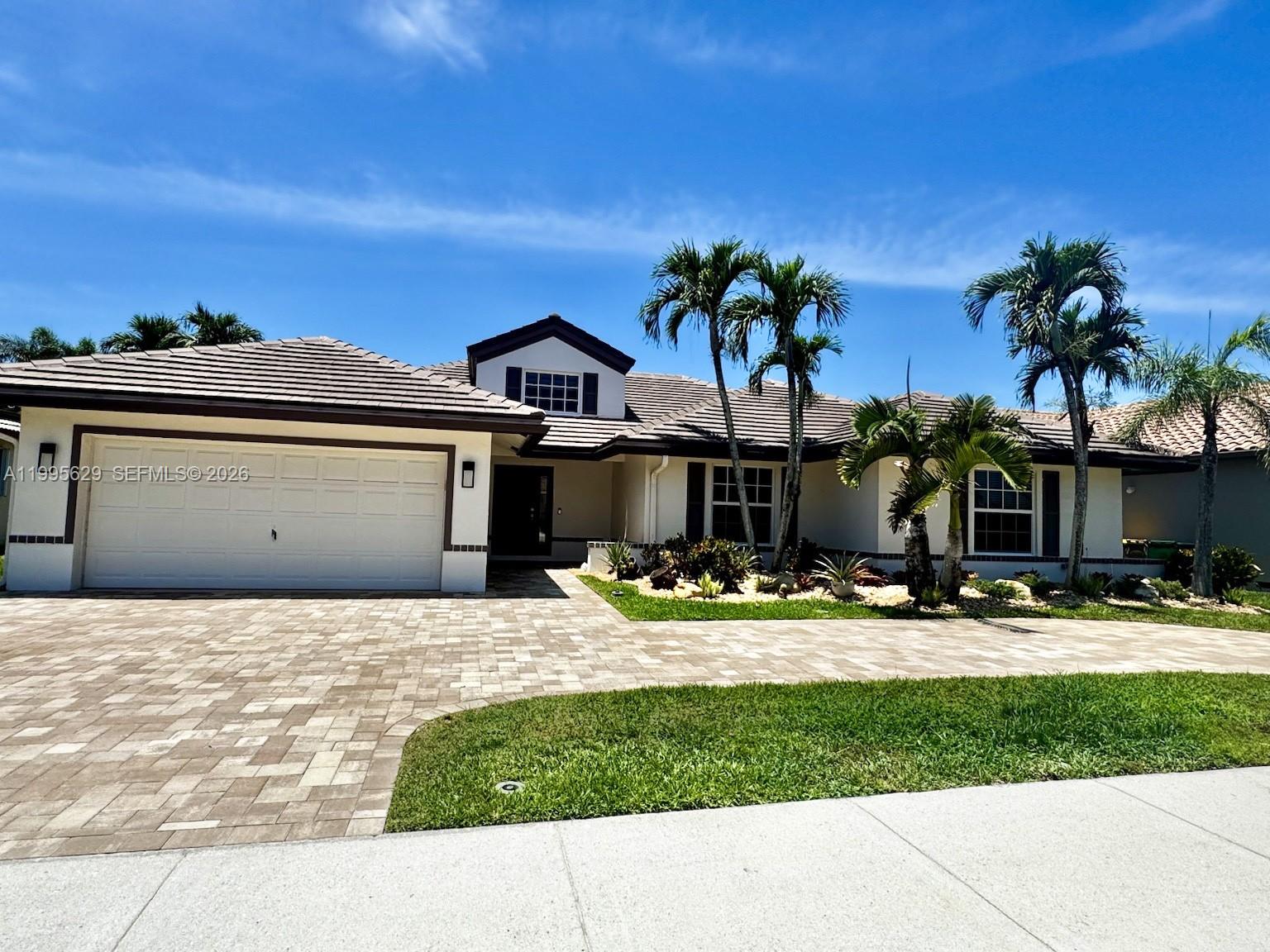 2723 E Abiaca Cir, Davie FL 33328