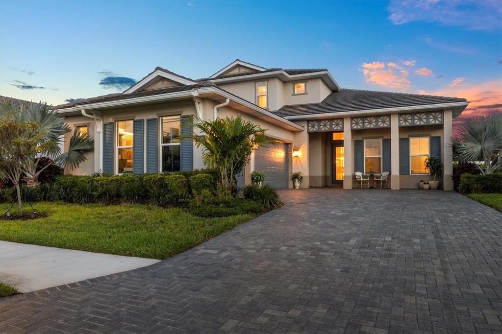8209 REDONDA LOOP