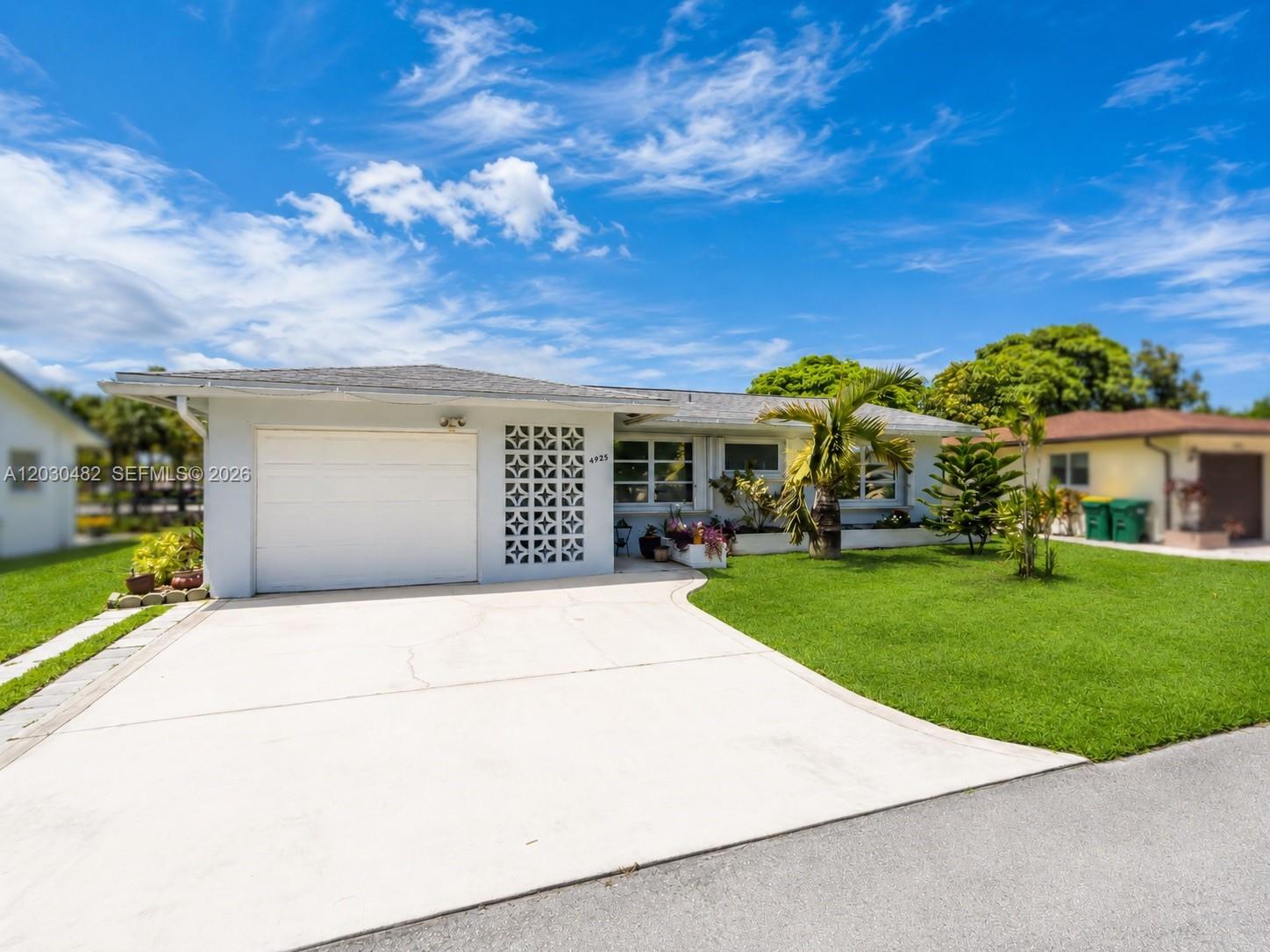 4923 NW 55th Ct, Tamarac FL 33319
