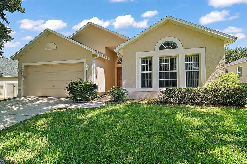 2229 SANDRIDGE CIRCLE