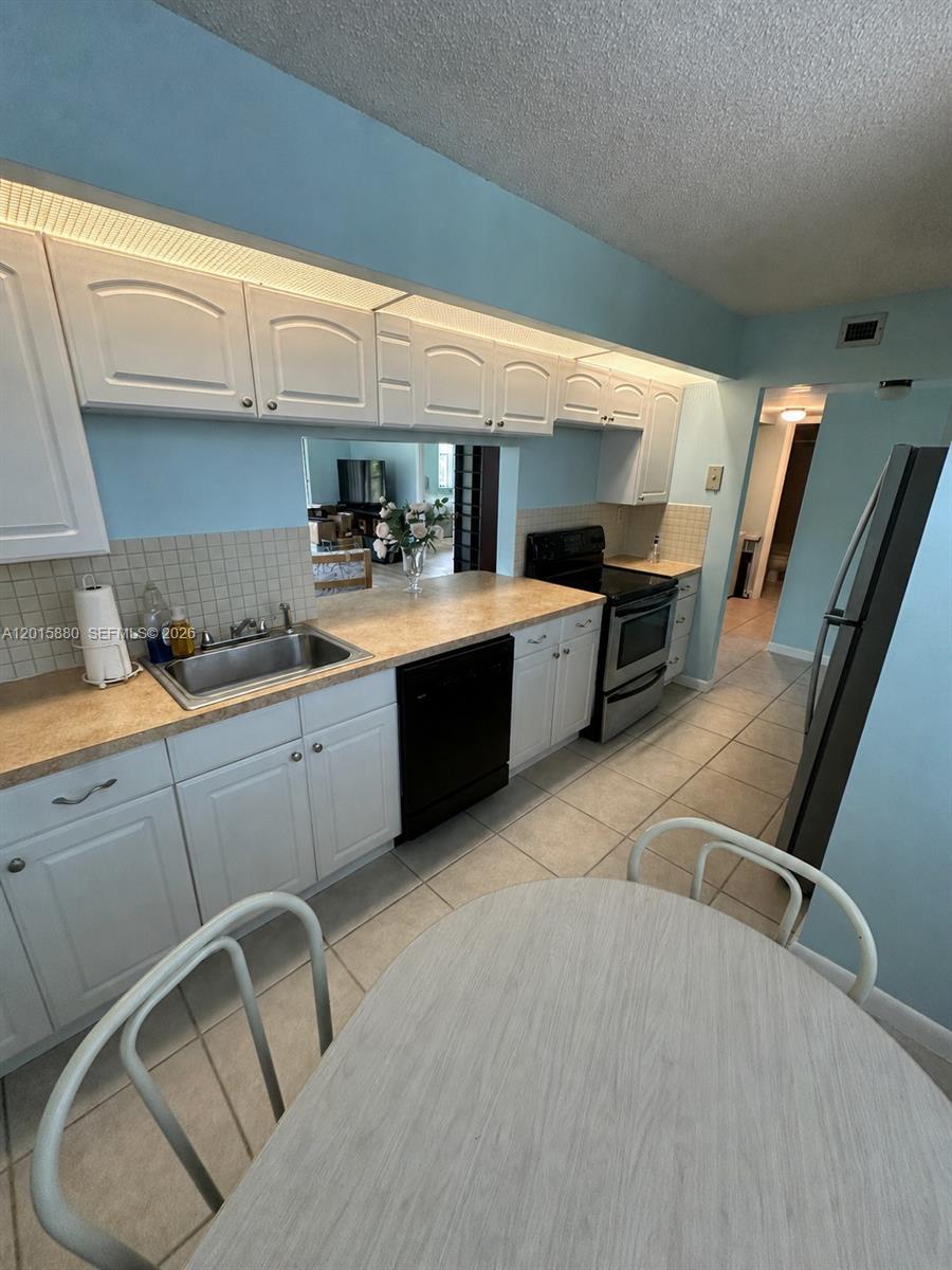 6800 Cypress Rd # 415, Plantation FL 33317