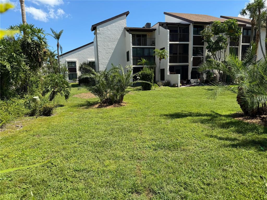 2207 BELLEAIR ROAD UNIT B22