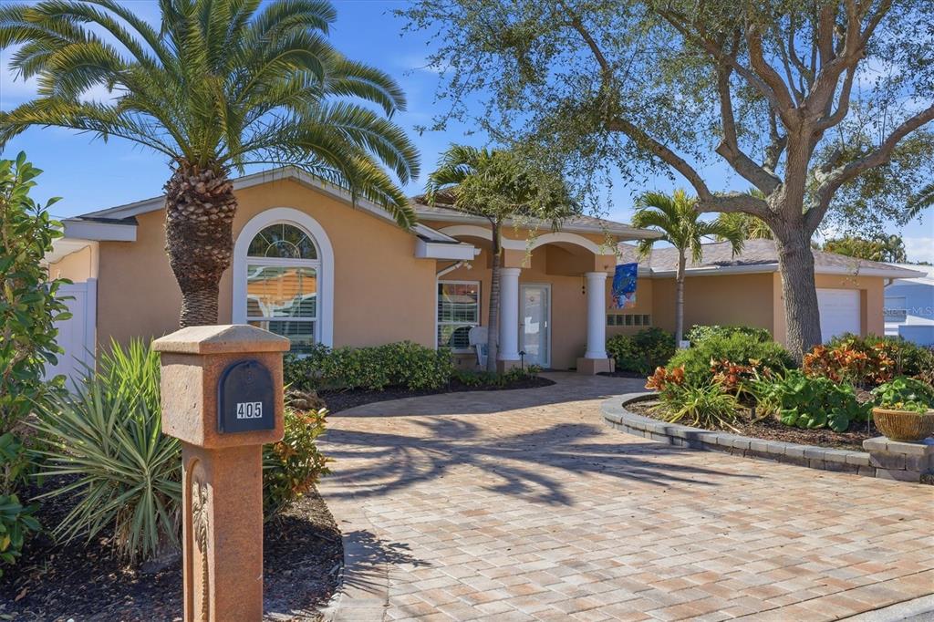 405 DARLING DRIVE