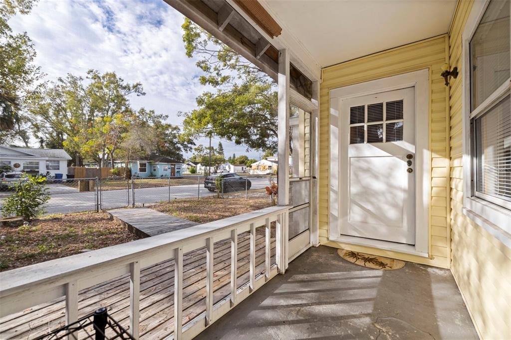1821 34TH AVENUE N, ST PETERSBURG, FL — photo 4 of 25