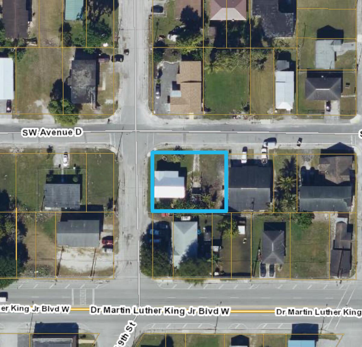 This is an aerial map view of a residential property highlighted by a blue box — 856 SW Ave D, Belle Glade FL 33430, BELLE GLADE, FL