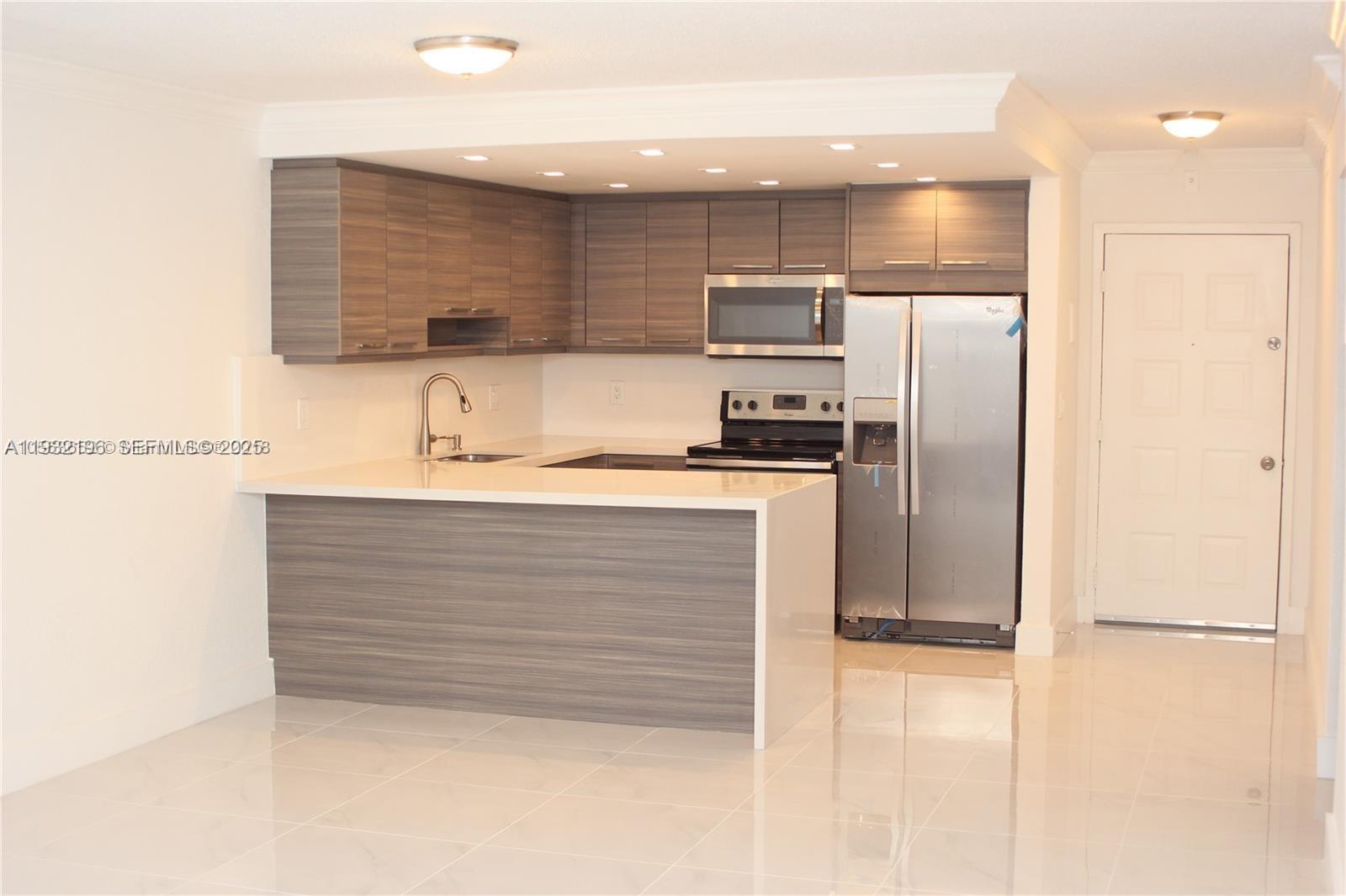6940 Miami Gardens Dr # 126, Hialeah FL 33015