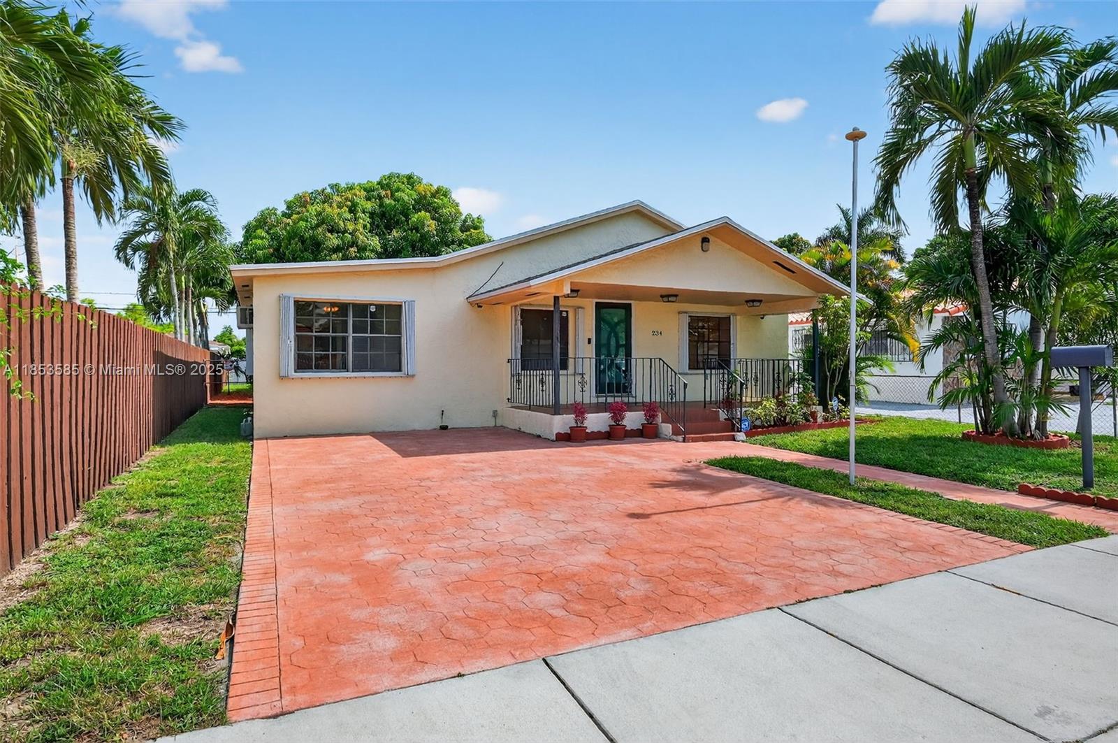 234 E 18th St, Hialeah FL 33010